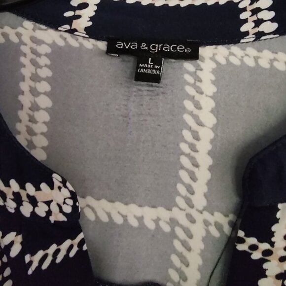 Women's Ava & Grace Shirt - Large - Picture 3 of 3